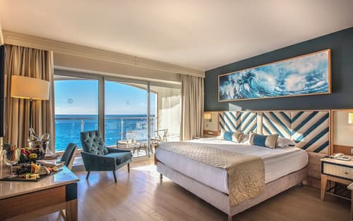 Charisma De Luxe Hotel