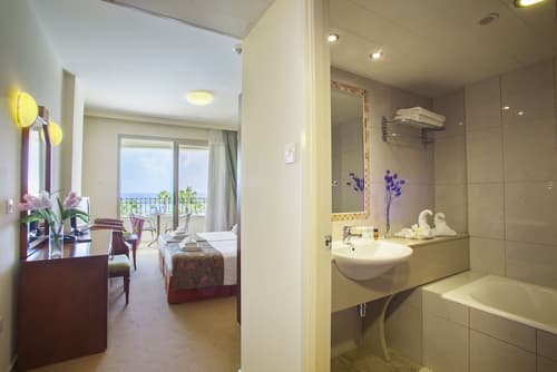 Aquamare Beach Hotel & Spa, Room