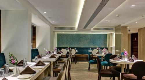 The Sahil Hotel, Restaurant