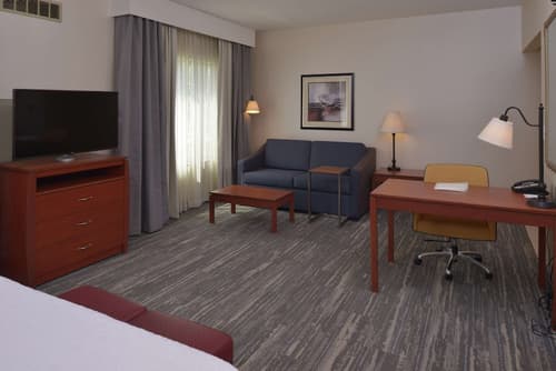 Hampton Inn & Suites Bakersfield North-Airport, Room