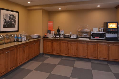 Hampton Inn & Suites Bakersfield North-Airport, Restaurant