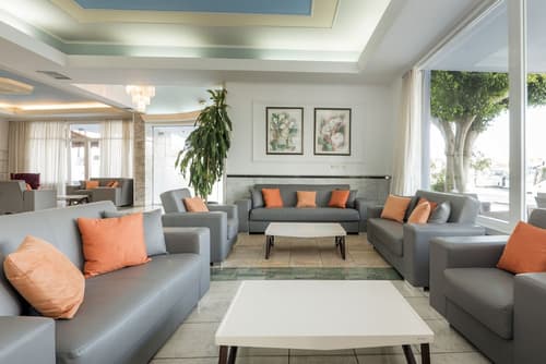 Kosta Palace, Lobby sitting area