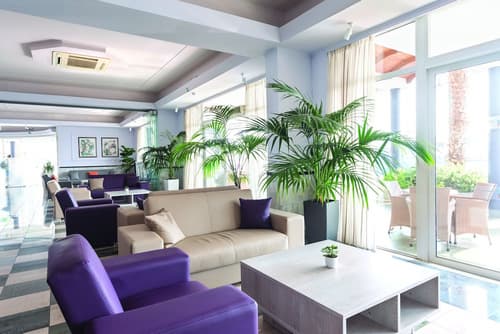 Kosta Palace, Lobby sitting area