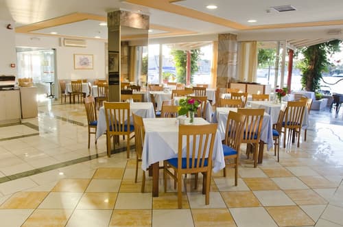 Kosta Palace, Restaurant