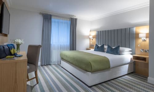 Killarney Heights Hotel, Room