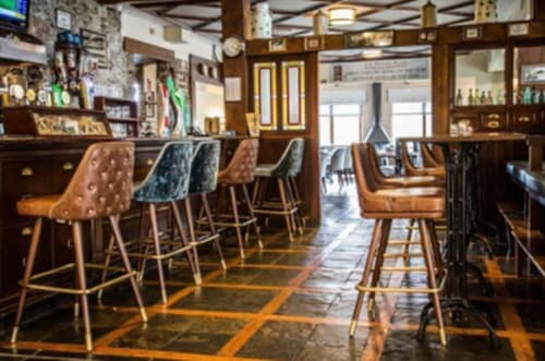 Killarney Heights Hotel, Bar (on property)