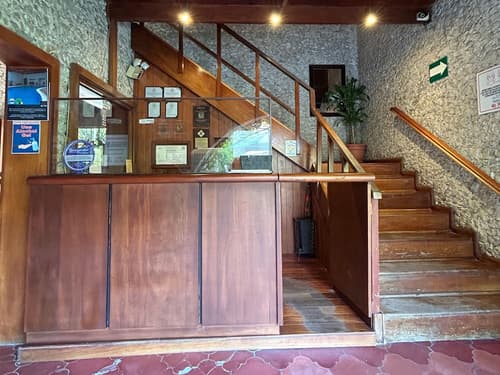 Hotel Del Patio, Reception