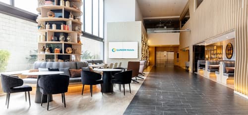 Hotel ILUNION Barcelona, Lobby