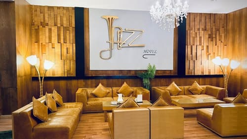 Le Jazz Hotel, Lobby sitting area
