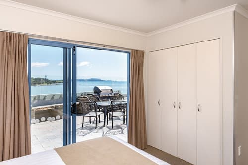 Blue Pacific Quality Apartments, Room