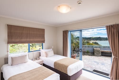 Blue Pacific Quality Apartments, Room