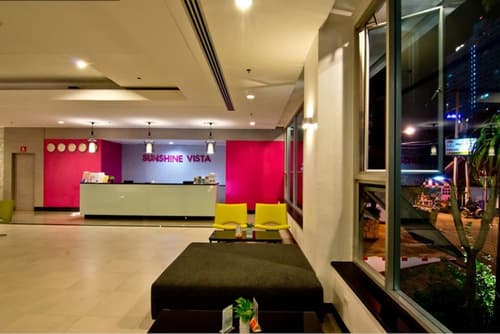 Sunshine Vista, Lobby sitting area