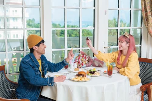 Hong Kong Disneyland Hotel, In-room dining