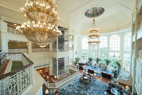 Hong Kong Disneyland Hotel, Lobby