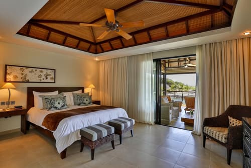 The Bay Club at Anahita