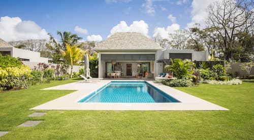 The Bay Club at Anahita