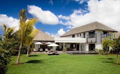 The Bay Club at Anahita