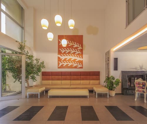 Delta Hotel, Lobby lounge