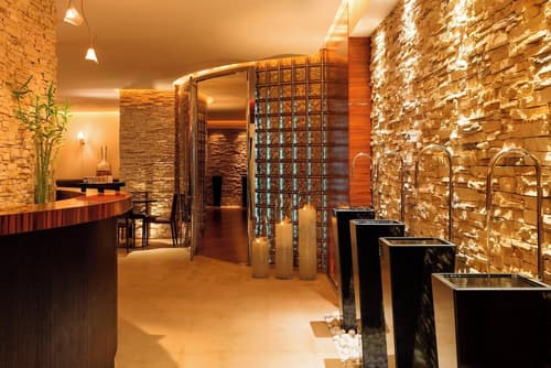 The Westin Dubai Mina Seyahi Beach Resort & Marina, Reception