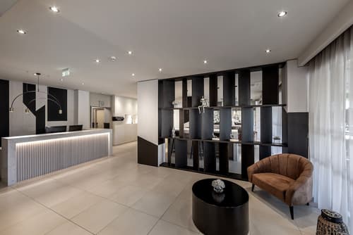 Almond Business Hotel, Lobby