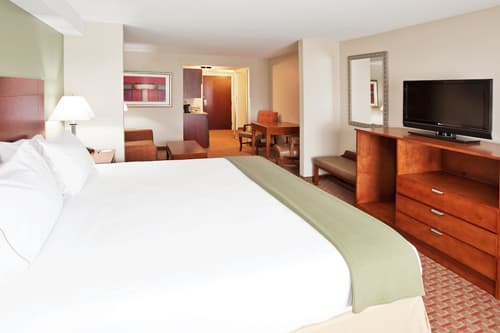 Holiday Inn Express Hotel & Suites Niagara Falls by IHG, Room