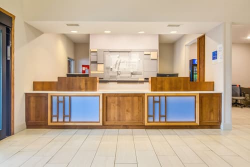 Holiday Inn Express Hotel & Suites Custer by IHG, Lobby