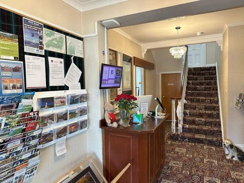 Guisachan Guest House, Reception