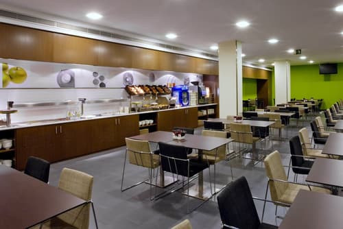 Holiday Inn Express Barcelona City 22@ by IHG, Breakfast meal