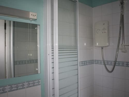 Airdenair Guest House, Bathroom