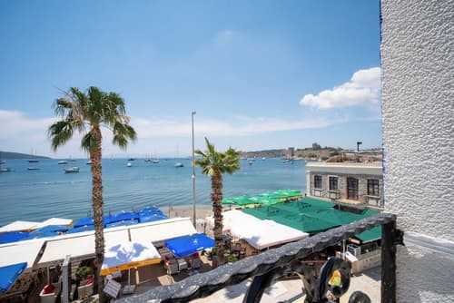 Artemis Hotel