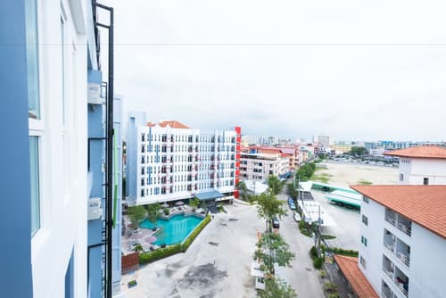 P Plus Hotel, Balcony