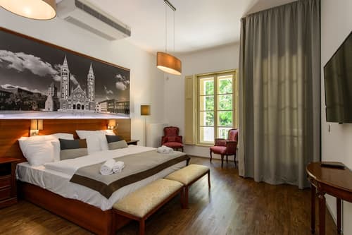 Klebelsberg Kastély, Room