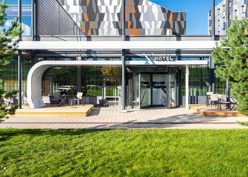 X Hotel, Primary image