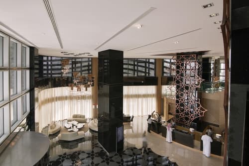 Pearl Rotana Capital Centre, Lobby