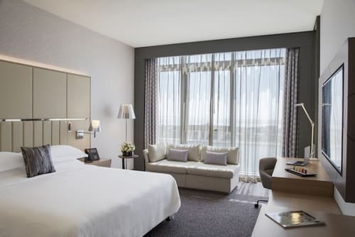 Pearl Rotana Capital Centre, Room