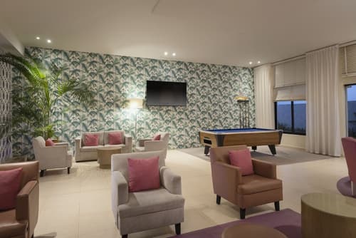 Hotel NYX Cancun All Inclusive, Lobby sitting area