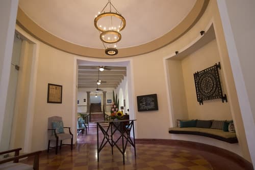 Hotel Merida, Interior entrance