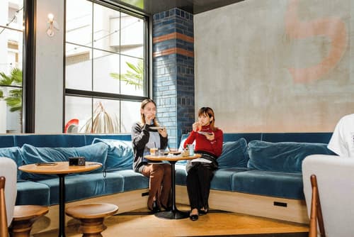 Hotel She, Osaka, Lobby lounge