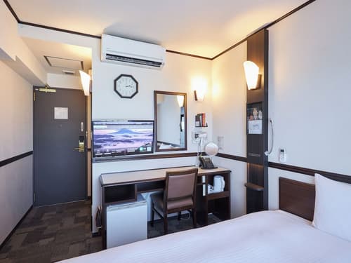 Toyoko Inn Osaka Hommachi No.2, Room