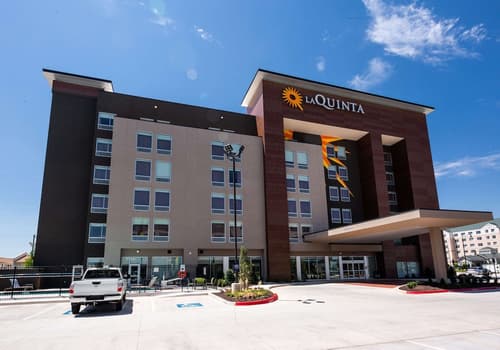 La Quinta Inn & Suites by Wyndham Oklahoma City Airport, Primary image