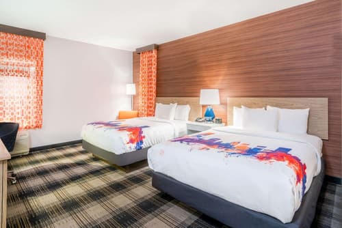 La Quinta Inn & Suites by Wyndham Oklahoma City Airport