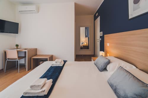 Trip Room & Breakfast, Room