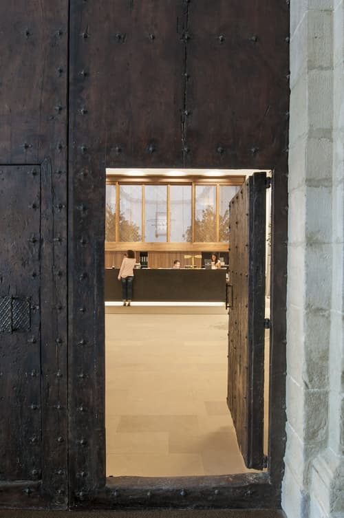 Parador de Lleida, Reception