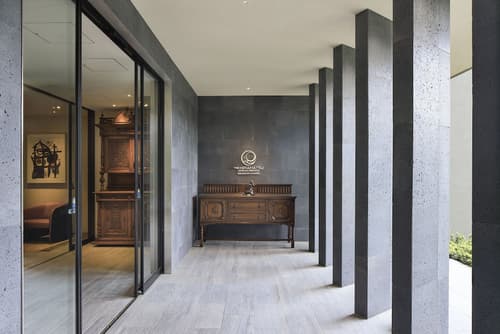 The Hiramatsu Hotels & Resorts Sengokuhara, Interior entrance