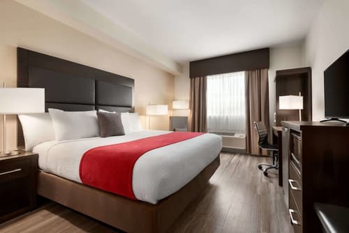 Days Inn by Wyndham 100 Mile House, Room