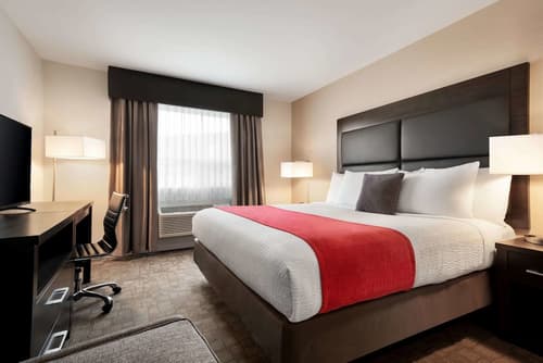 Days Inn by Wyndham 100 Mile House, Room