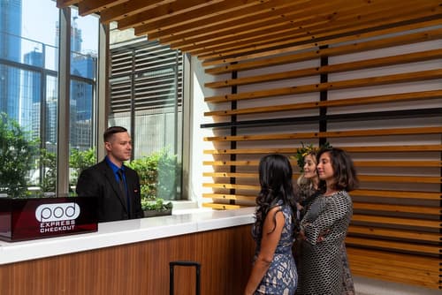 Pod Times Square, Reception