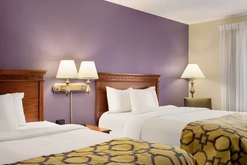Baymont by Wyndham Springfield I-44, Room