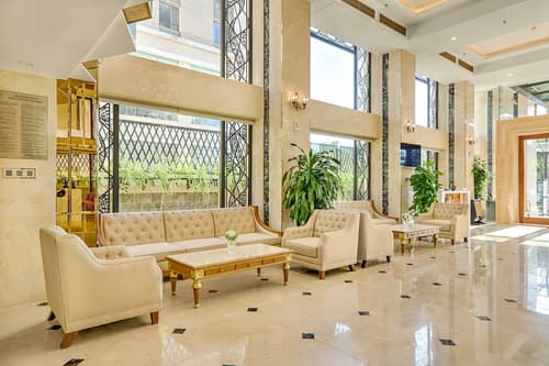 Paris Deli Danang Beach Hotel, Lobby sitting area