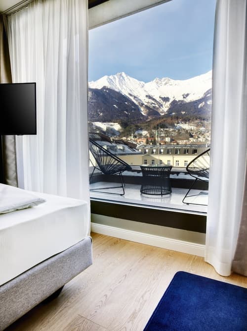 Stage 12 Hotel by Penz